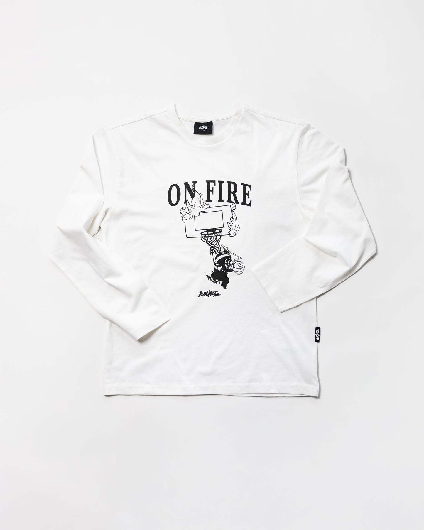 BUCKETZ ON FIRE LONGSLEEVE white