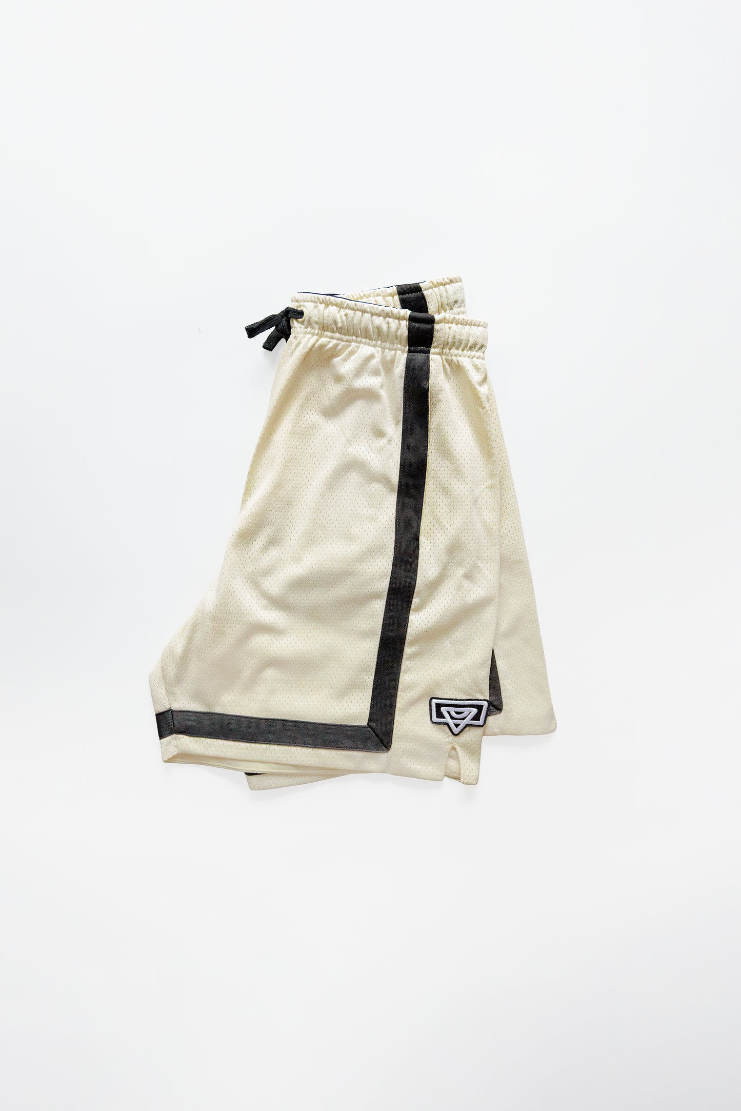 BUCKETZ STATEMENT SHORTS white